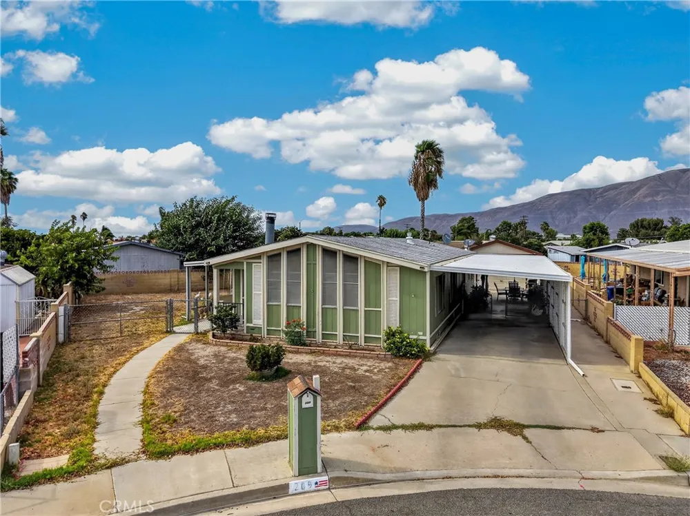 209 Flora vista Street San Jacinto, CA 92582
