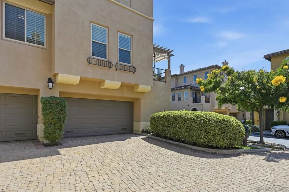 2733 Piantino Circle San Diego, CA 92108