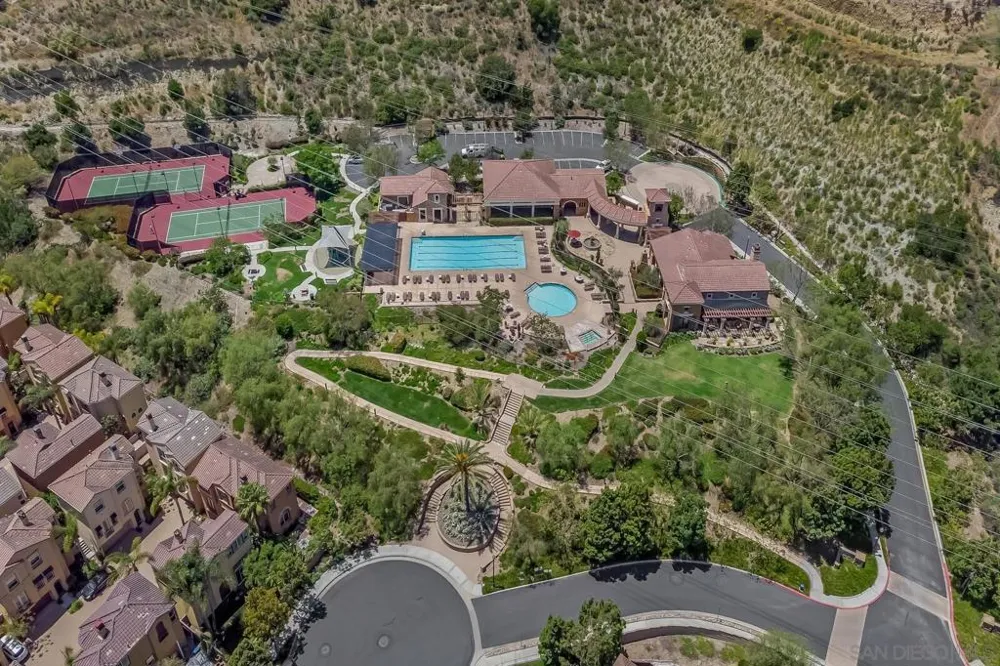 2733 Piantino Circle San Diego, CA 92108