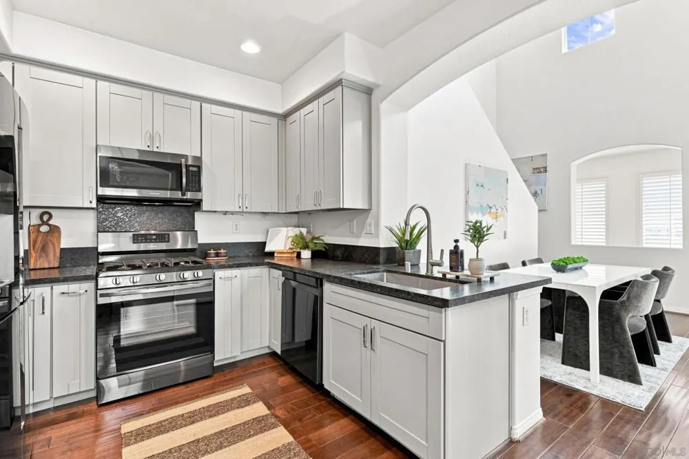 2733 Piantino Circle San Diego, CA 92108