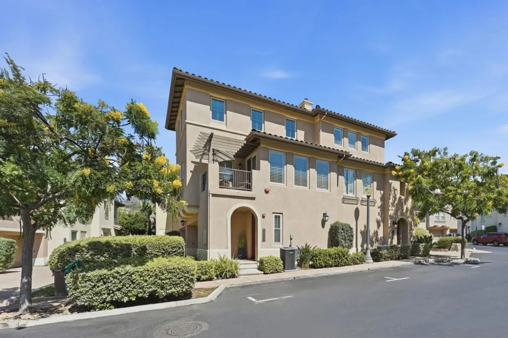 2733 Piantino Circle San Diego, CA 92108