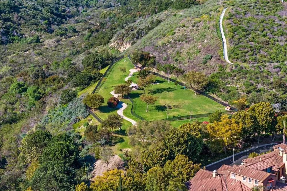 2733 Piantino Circle San Diego, CA 92108