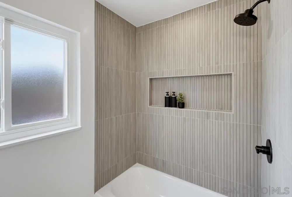 6183 Rockhurst San Diego, CA 92120
