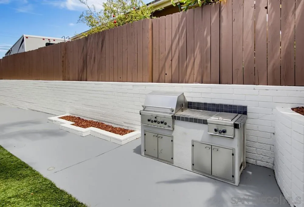6183 Rockhurst San Diego, CA 92120