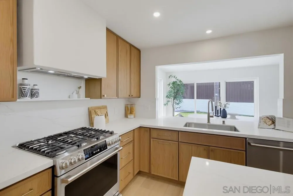 6183 Rockhurst San Diego, CA 92120