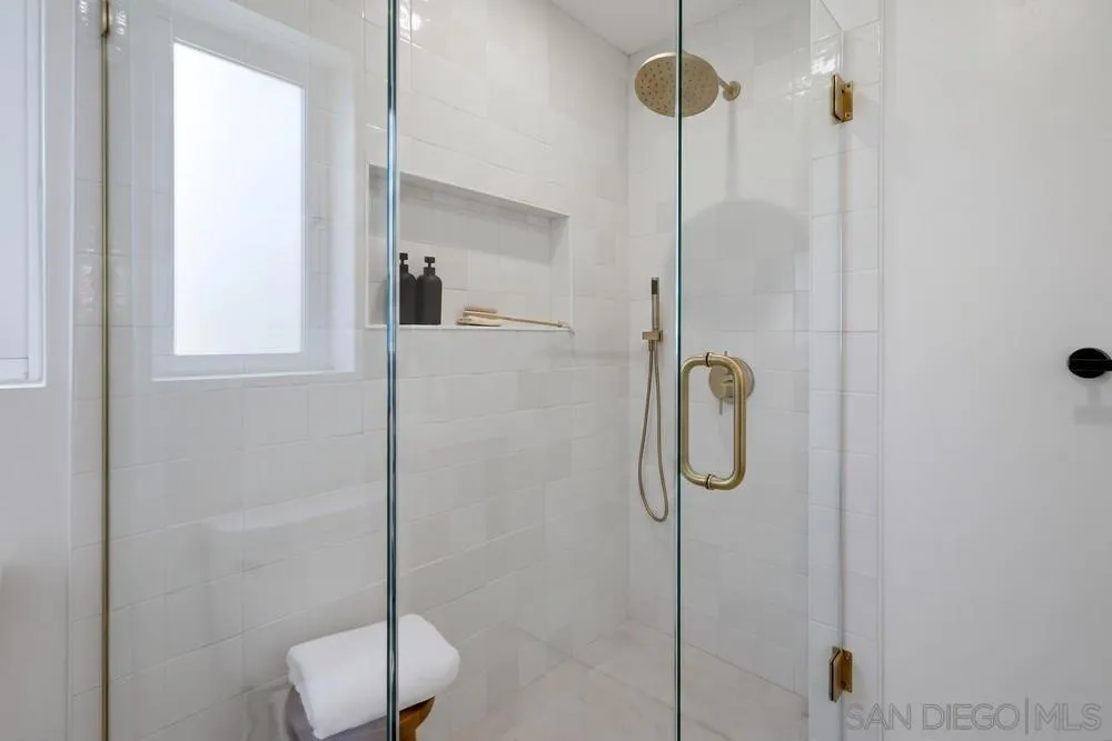 6183 Rockhurst San Diego, CA 92120