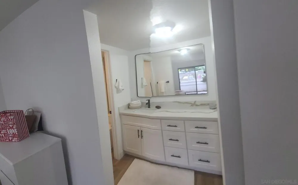 546 VIA DE LA VALLE #F Solana Beach, CA 92075