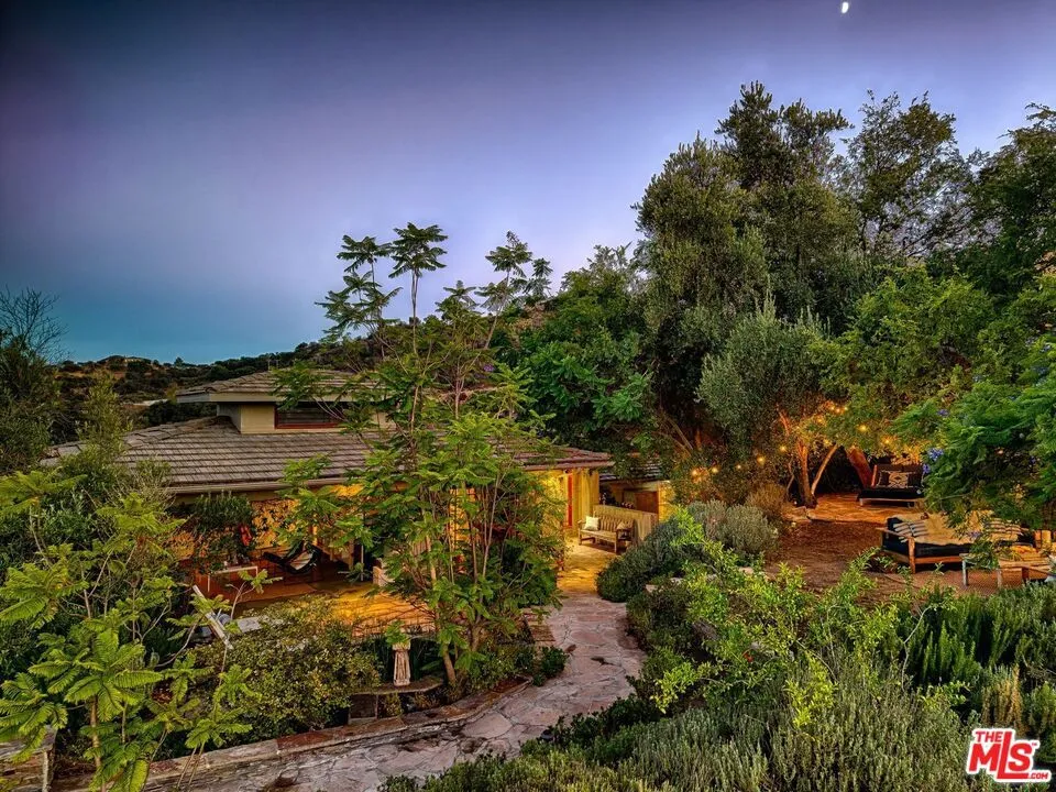 20634 Medley Lane Topanga, CA 90290