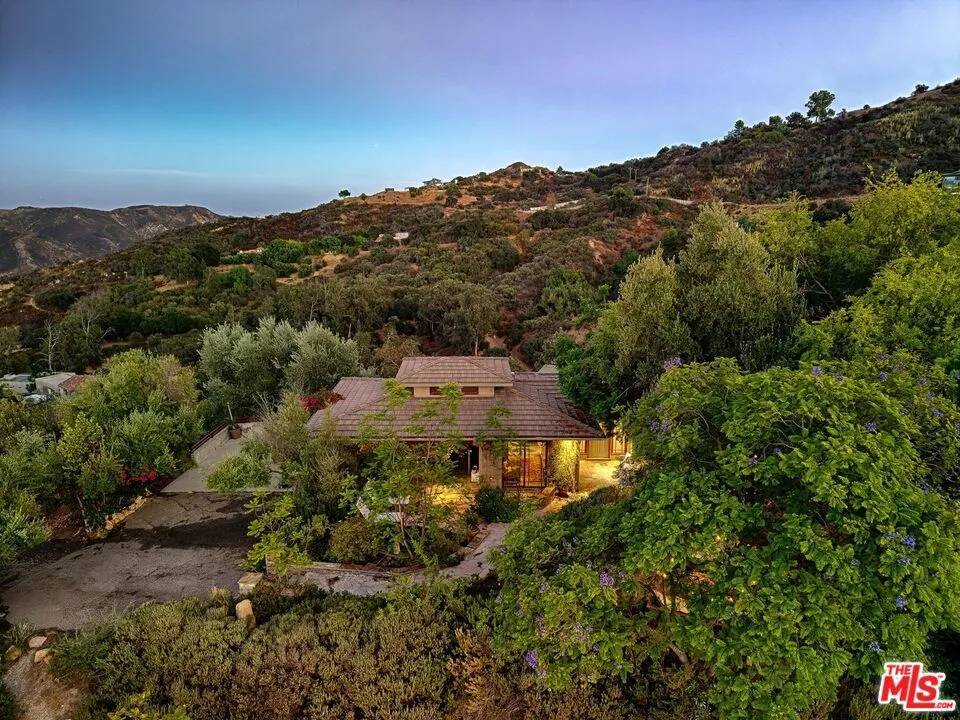 20634 Medley Lane Topanga, CA 90290