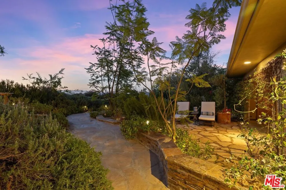 20634 Medley Lane Topanga, CA 90290