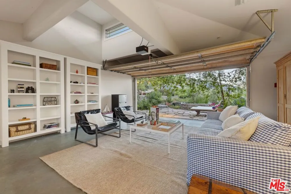 20634 Medley Lane Topanga, CA 90290