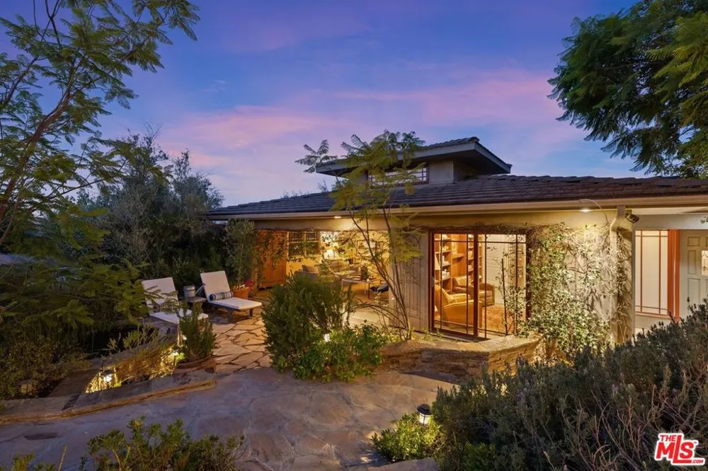 20634 Medley Lane Topanga, CA 90290