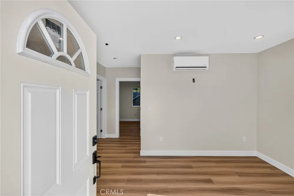 8953 Woodley ave North Hills, CA 91343