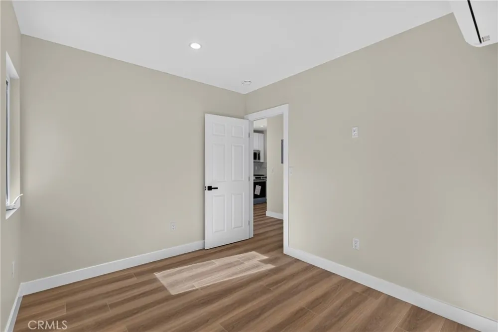 8953 Woodley ave North Hills, CA 91343