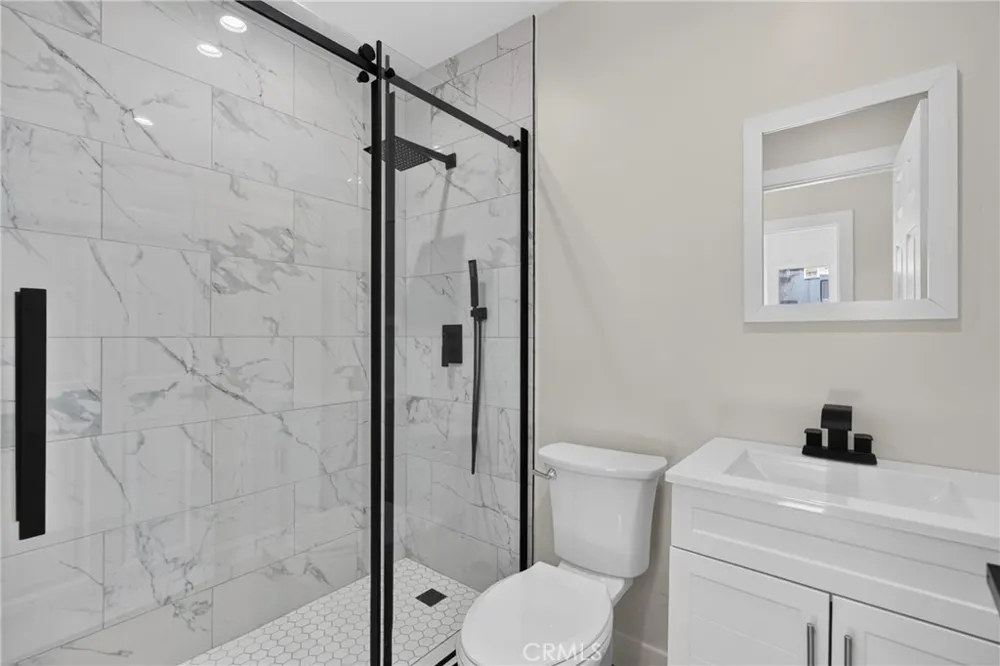 8953 Woodley ave North Hills, CA 91343