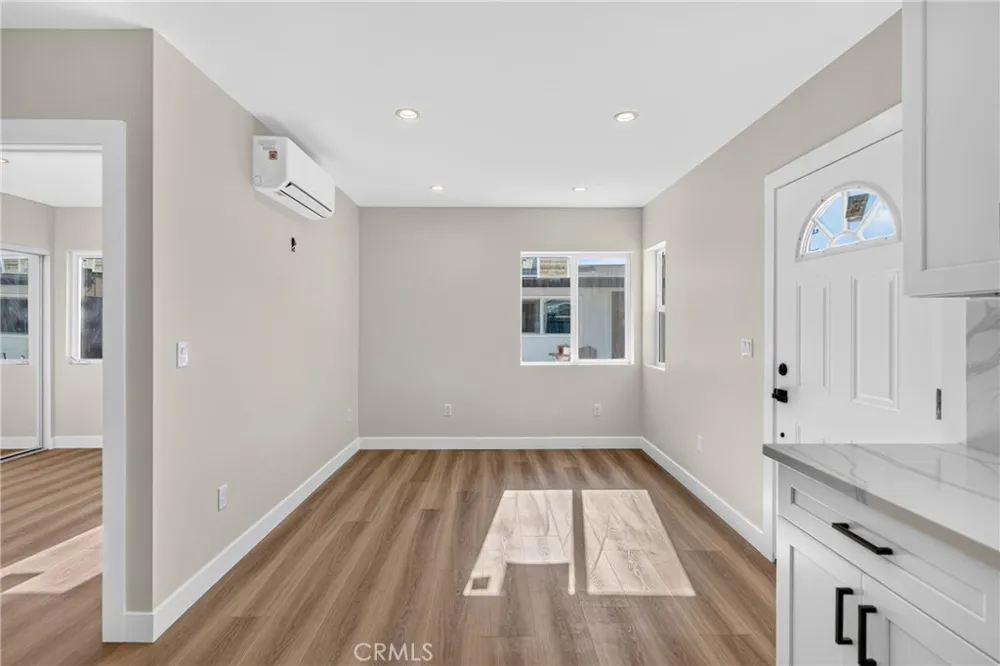 8953 Woodley ave North Hills, CA 91343