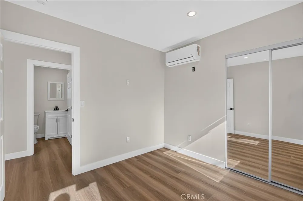 8953 Woodley ave North Hills, CA 91343