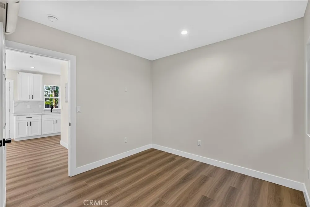 8953 Woodley ave North Hills, CA 91343
