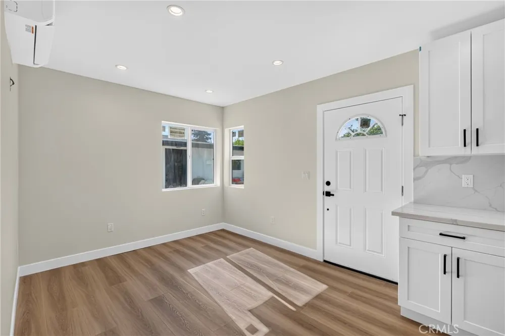 8953 Woodley ave North Hills, CA 91343