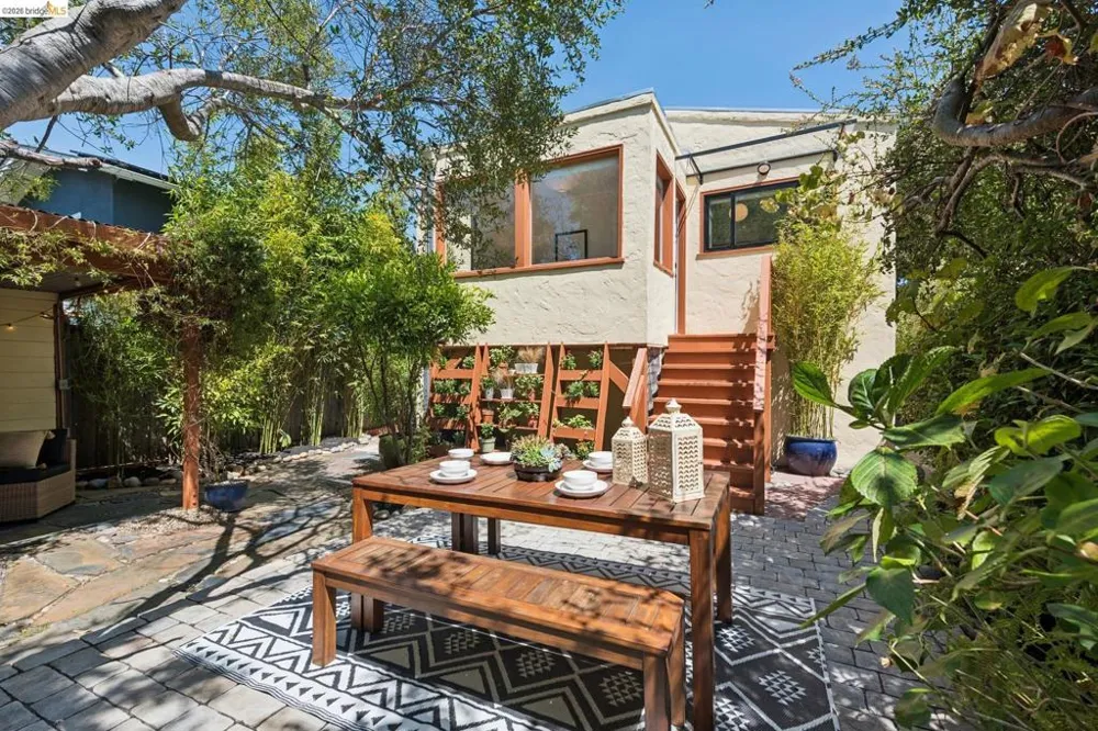 1322 Stannage Ave Berkeley, CA 94702