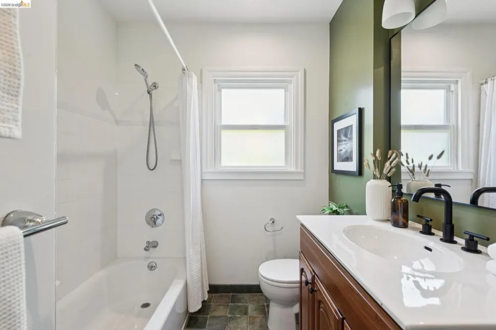 1322 Stannage Ave Berkeley, CA 94702