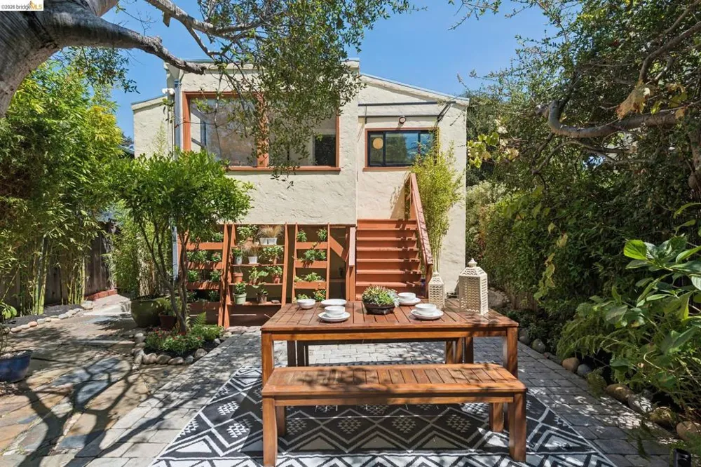 1322 Stannage Ave Berkeley, CA 94702