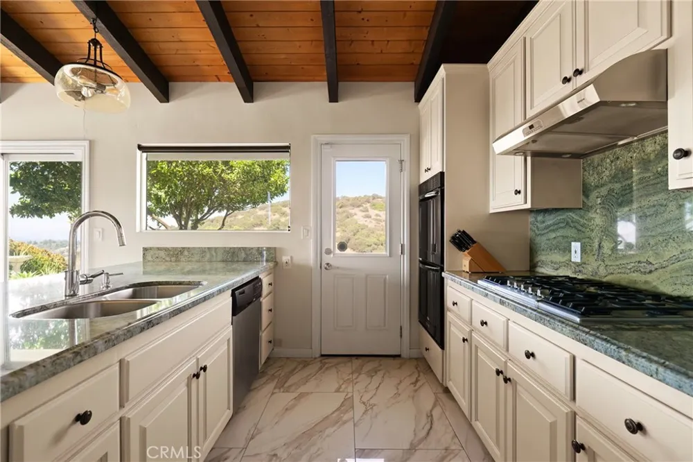 2817 Mountain Avenue Claremont, CA 91711