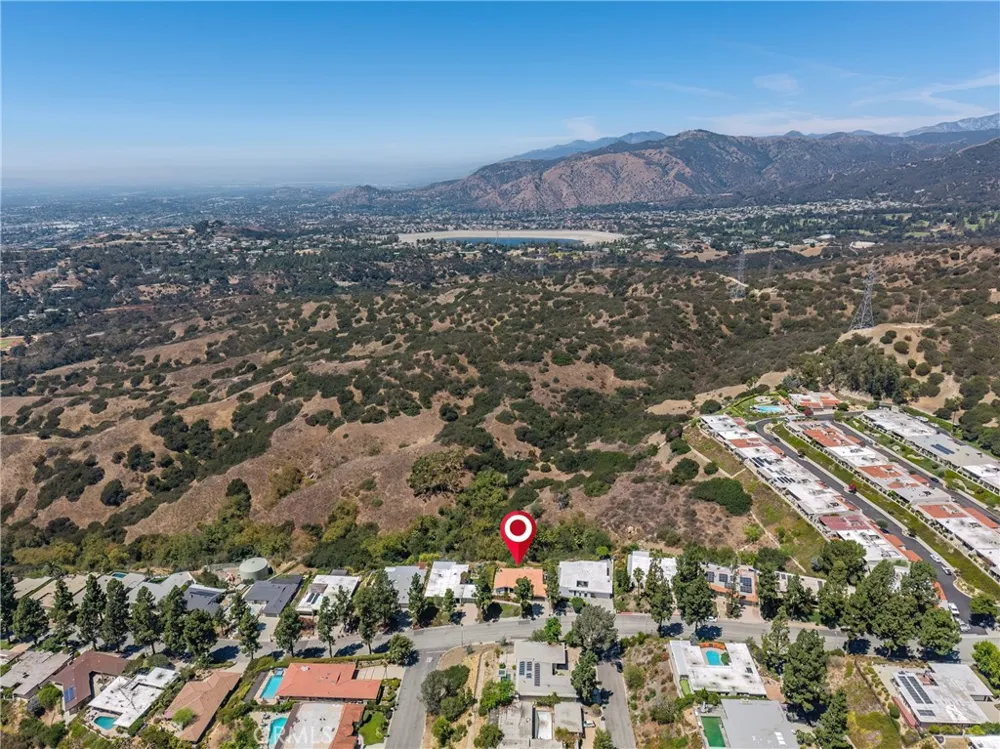 2817 Mountain Avenue Claremont, CA 91711