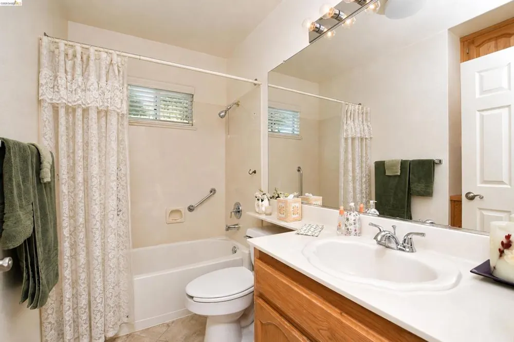 1926 Crispin Drive Brentwood, CA 94513