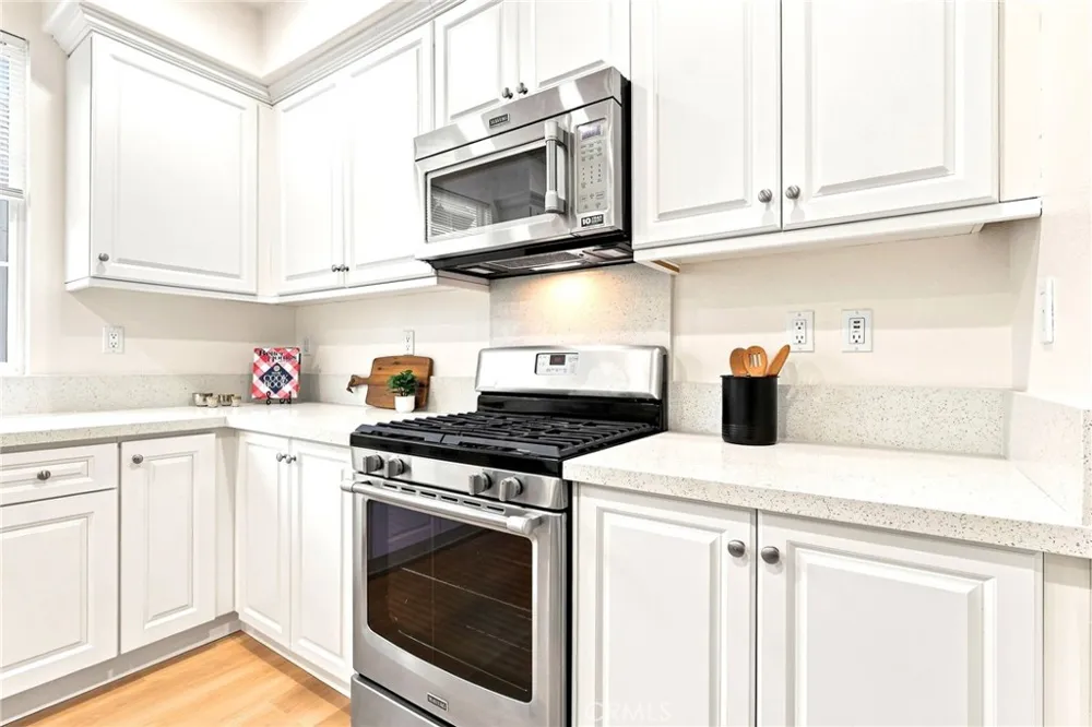 184 Royal Upland, CA 91786
