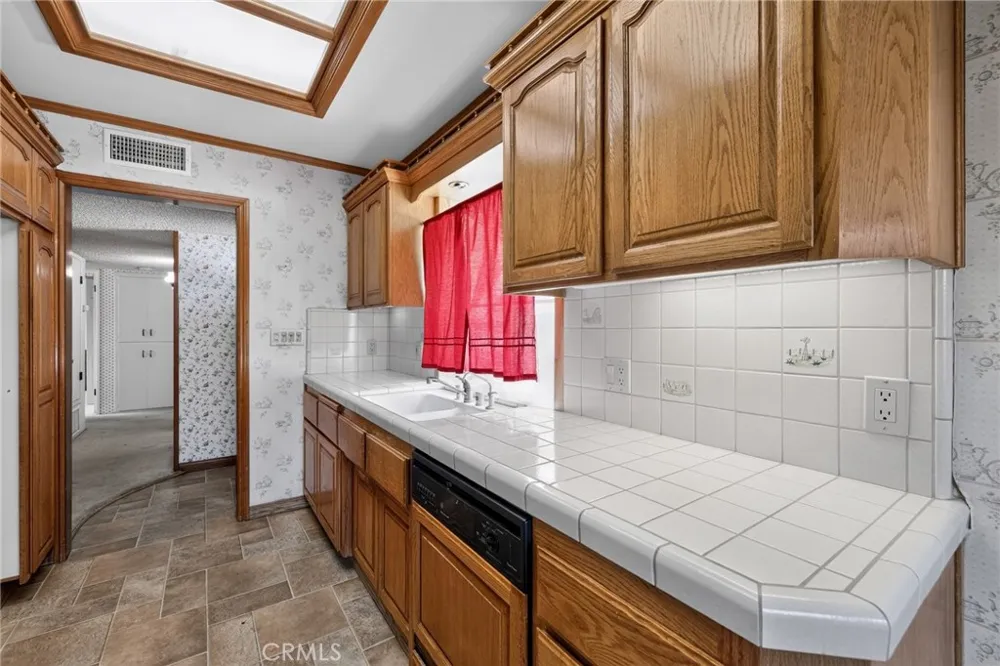 3804 Laverne Bakersfield, CA 93309
