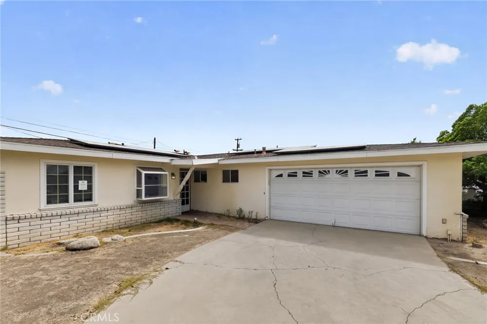 3804 Laverne Bakersfield, CA 93309