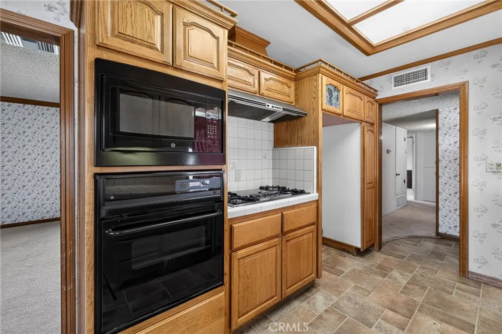 3804 Laverne Bakersfield, CA 93309