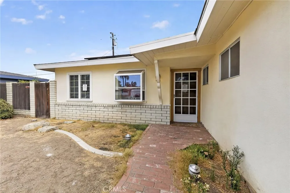 3804 Laverne Bakersfield, CA 93309
