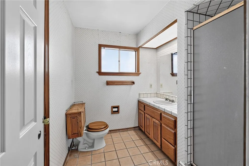 3804 Laverne Bakersfield, CA 93309