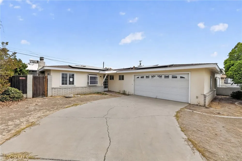 3804 Laverne Bakersfield, CA 93309