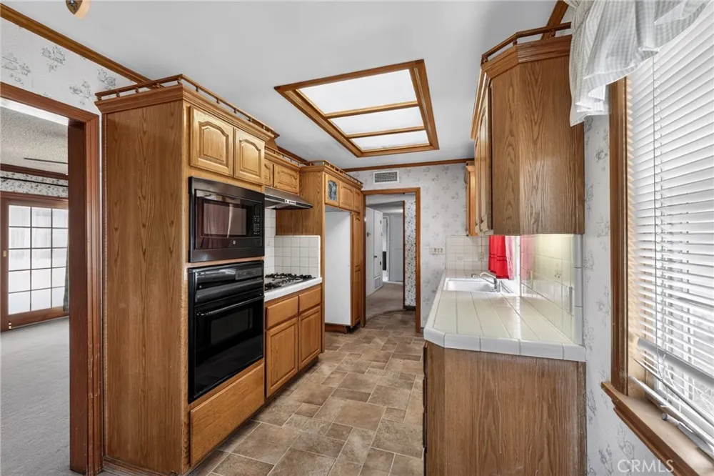 3804 Laverne Bakersfield, CA 93309