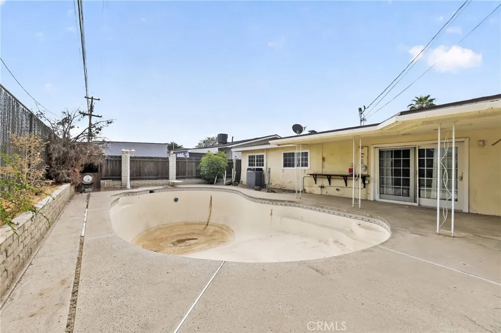 3804 Laverne Bakersfield, CA 93309