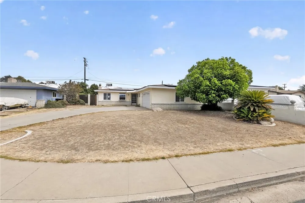 3804 Laverne Bakersfield, CA 93309