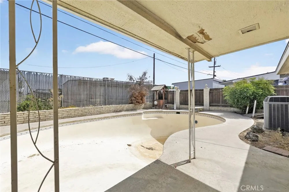 3804 Laverne Bakersfield, CA 93309