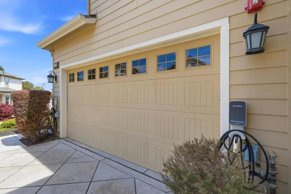 39 Live Oak Drive San Mateo, CA 94403