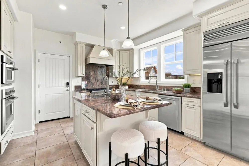 39 Live Oak Drive San Mateo, CA 94403