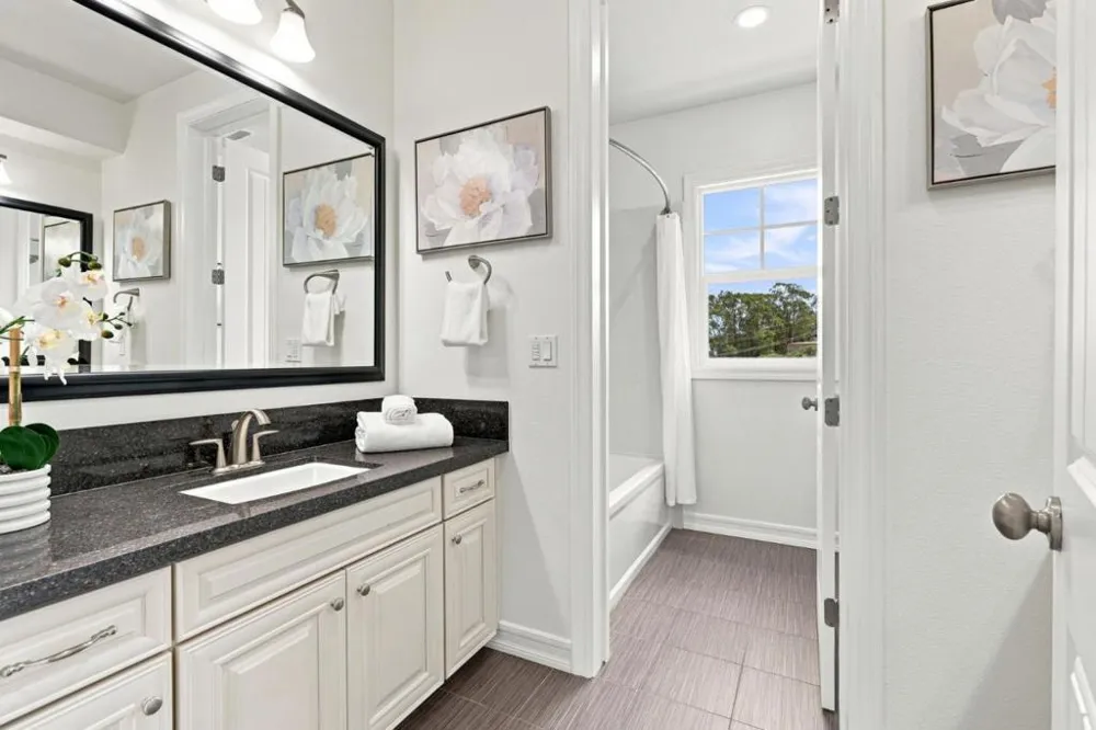 39 Live Oak Drive San Mateo, CA 94403