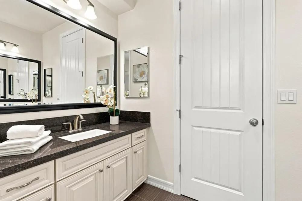 39 Live Oak Drive San Mateo, CA 94403