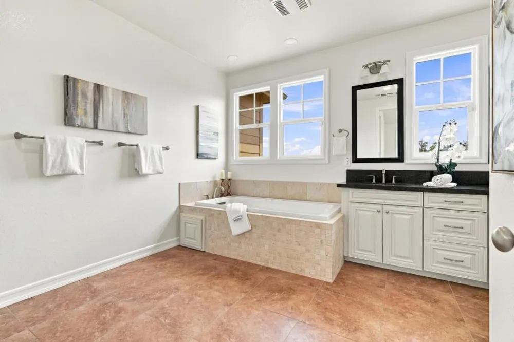 39 Live Oak Drive San Mateo, CA 94403