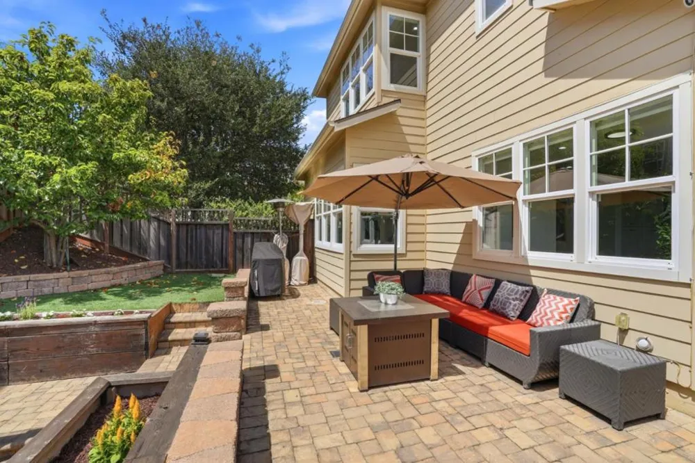 39 Live Oak Drive San Mateo, CA 94403