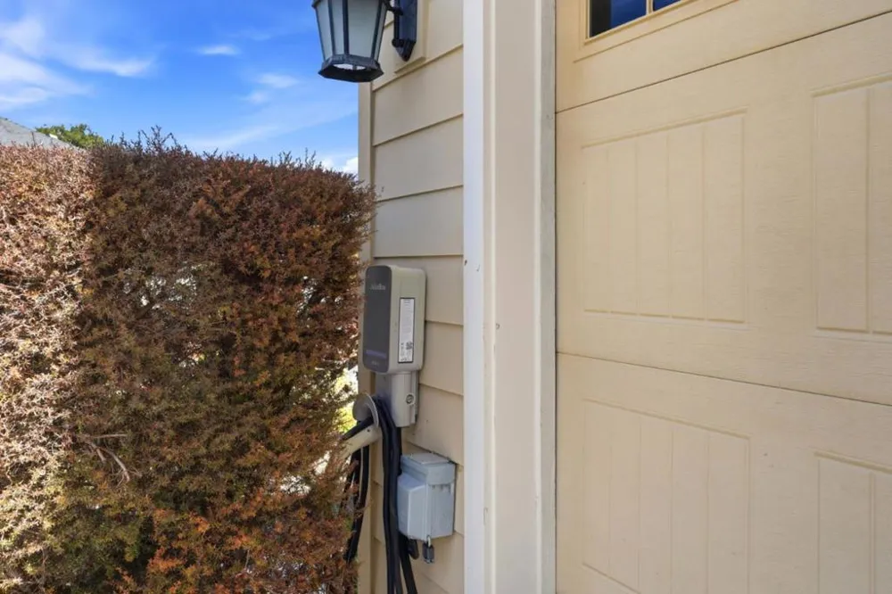 39 Live Oak Drive San Mateo, CA 94403