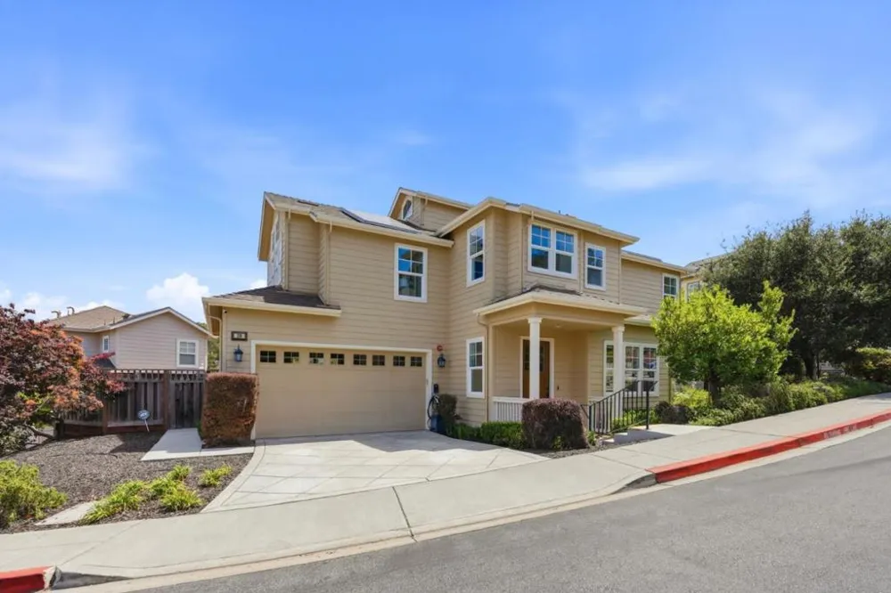 39 Live Oak Drive San Mateo, CA 94403