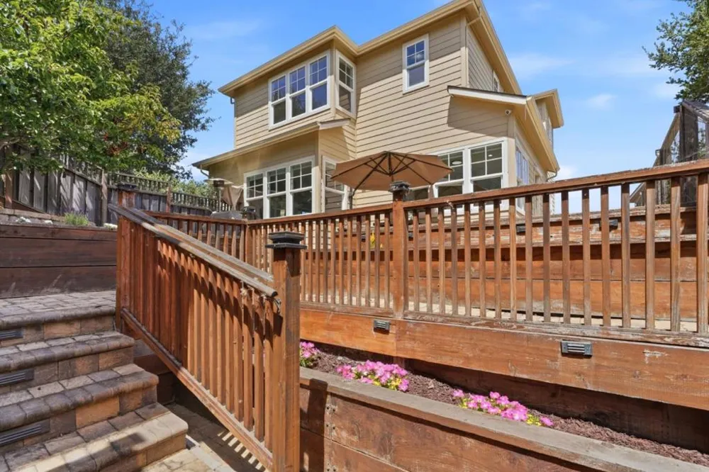 39 Live Oak Drive San Mateo, CA 94403