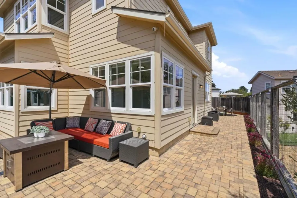 39 Live Oak Drive San Mateo, CA 94403
